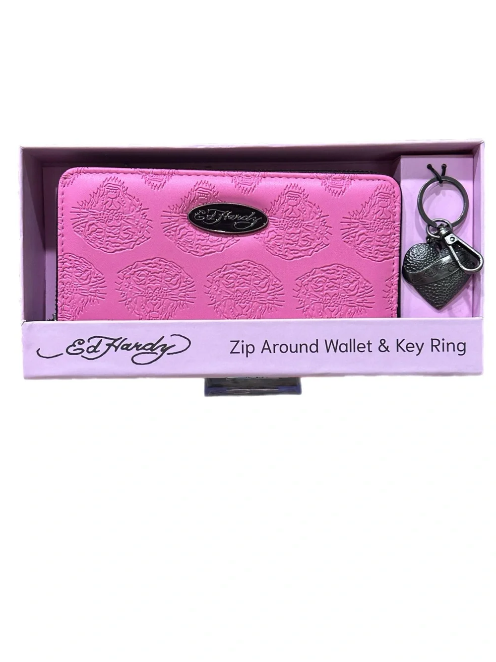 Ed Hardy Embossed Wallet - Picture 5 of 6